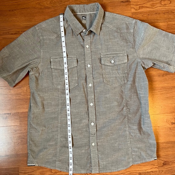 REI brand short sleeved Men's size XL button down shirt - Picture 9 of 9